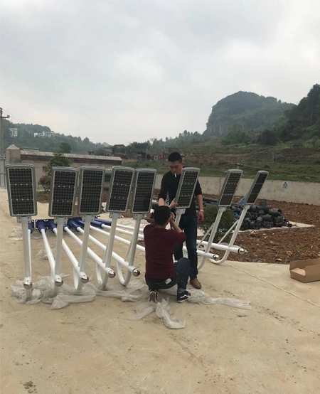 太陽能路燈安裝現場